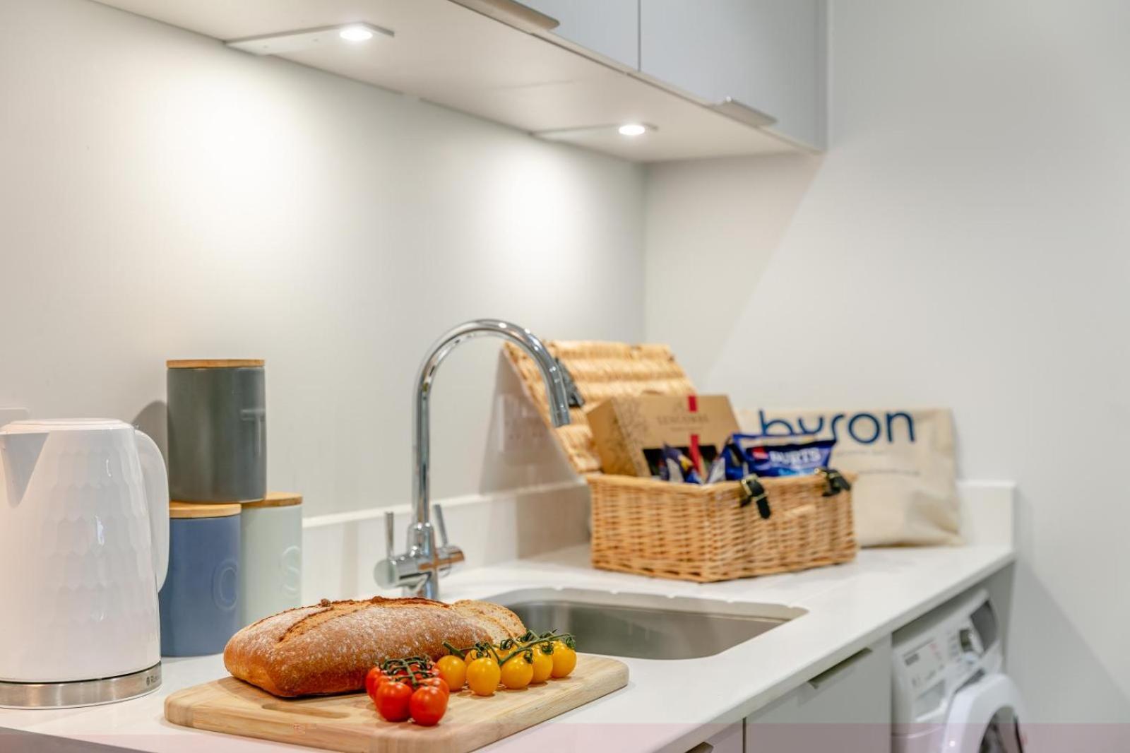 2 Middlecombe - Luxury Apartment At Byron Woolacombe, Only 4 Minute Walk To Woolacombe Beach! Eksteriør bilde